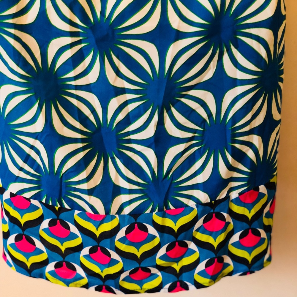 Boutique-Tracy Negoshian Celia Dress in geo leaves - Picture 7 of 8